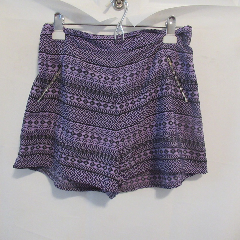 Denimlicious purple black Lavender Lace Pattern Shorts Large Zipper Polyester